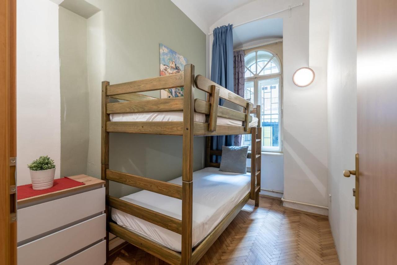 Spacious 3 Bedroom Apartment In The Heart Of Prague Exterior photo