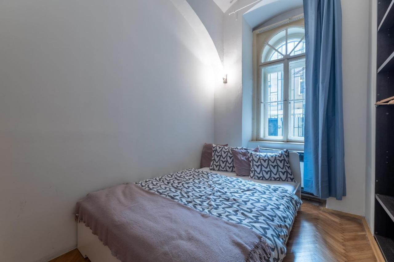 Spacious 3 Bedroom Apartment In The Heart Of Prague Exterior photo