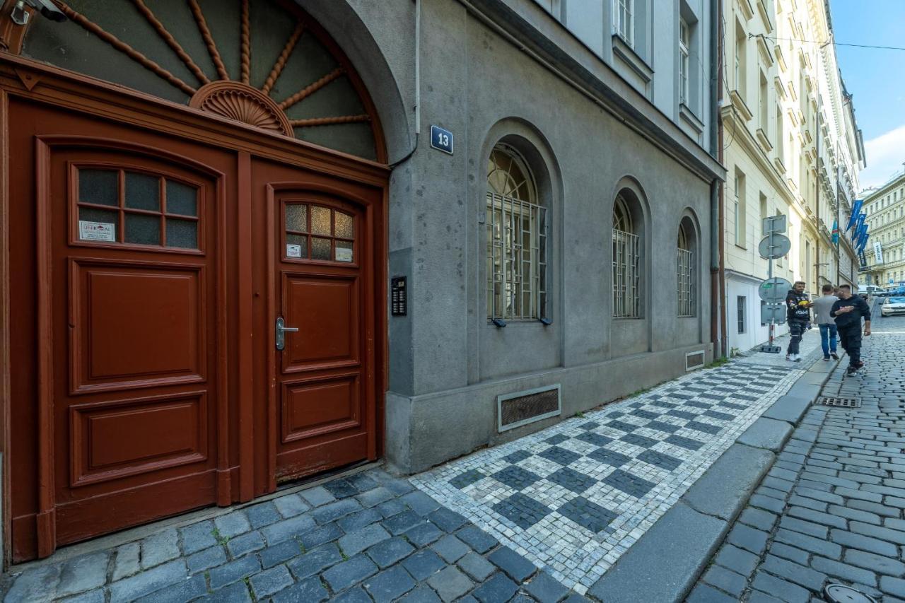 Spacious 3 Bedroom Apartment In The Heart Of Prague Exterior photo