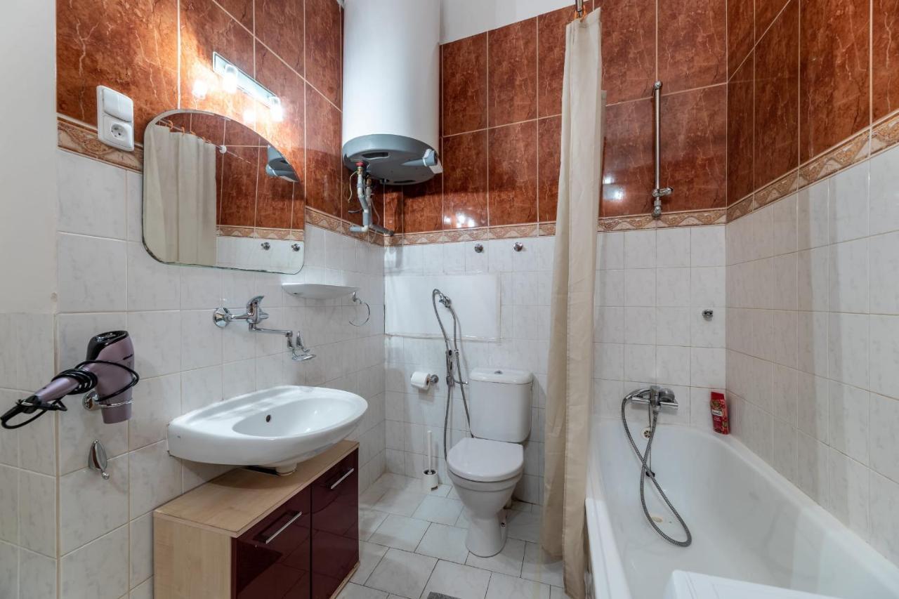 Spacious 3 Bedroom Apartment In The Heart Of Prague Exterior photo